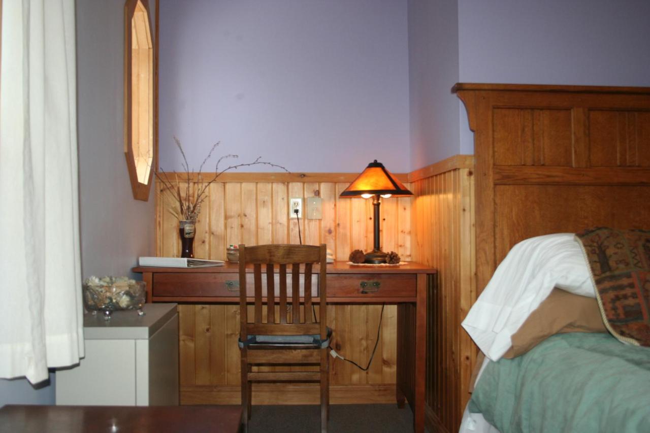 | Poplar Creek Guesthouse