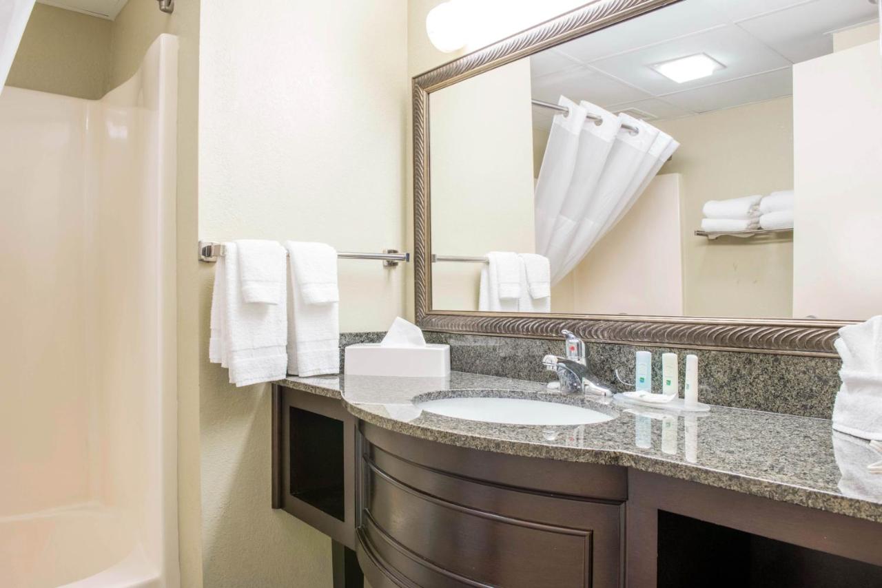 Double Room with Two Double Beds - Non-Smoking at Quality Inn Festus