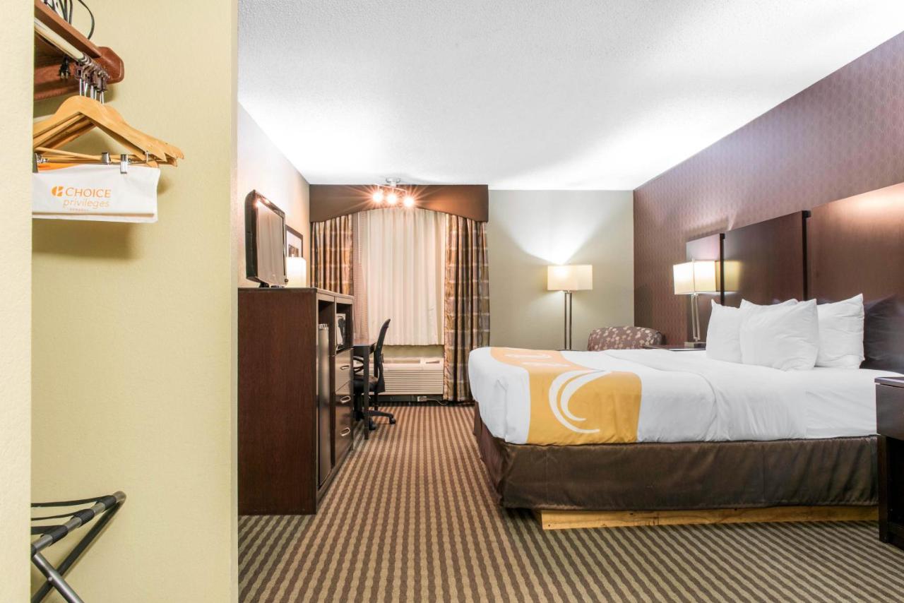 King Room - Non-Smoking at Quality Inn Festus