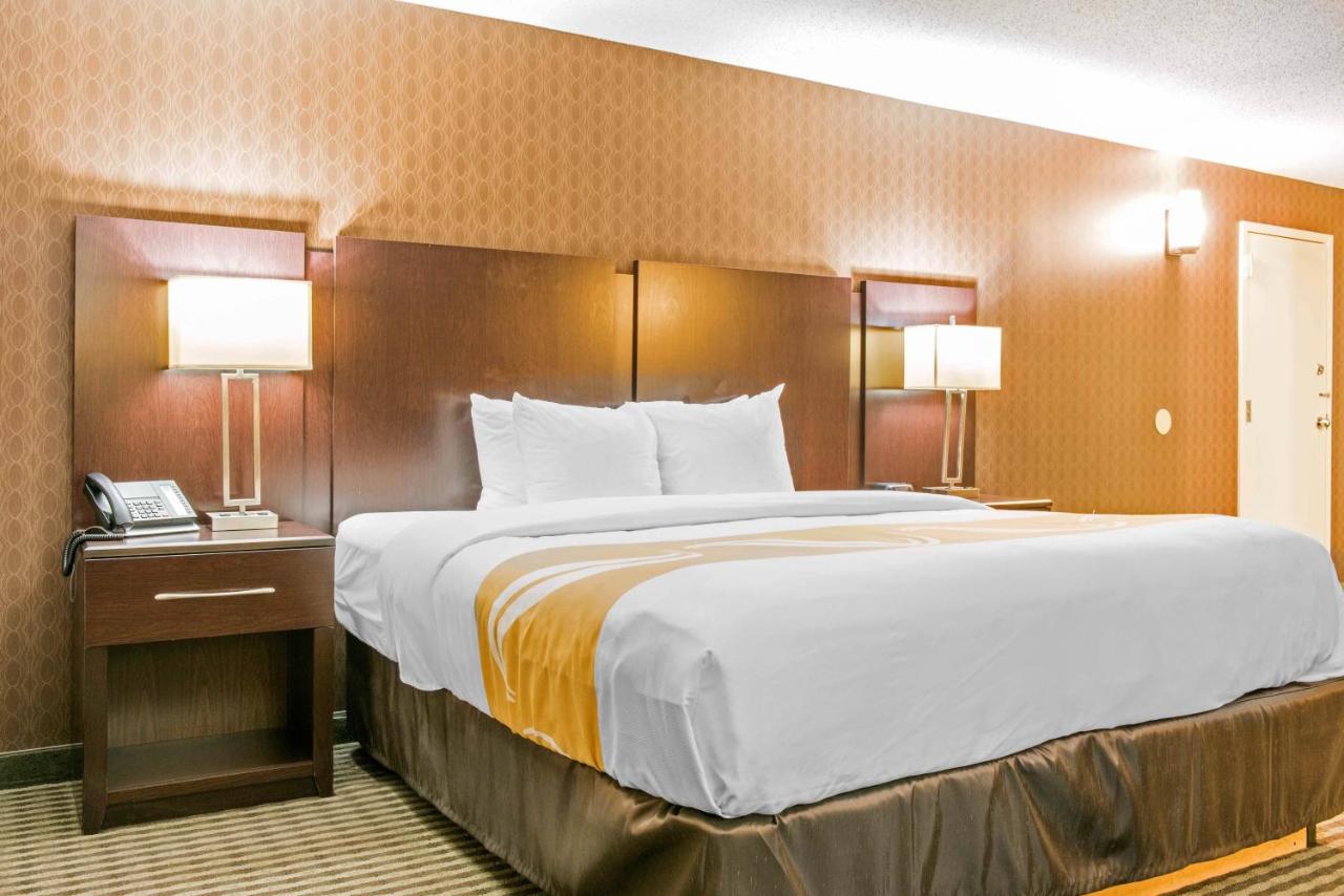 King Room - Non-Smoking at Quality Inn Festus