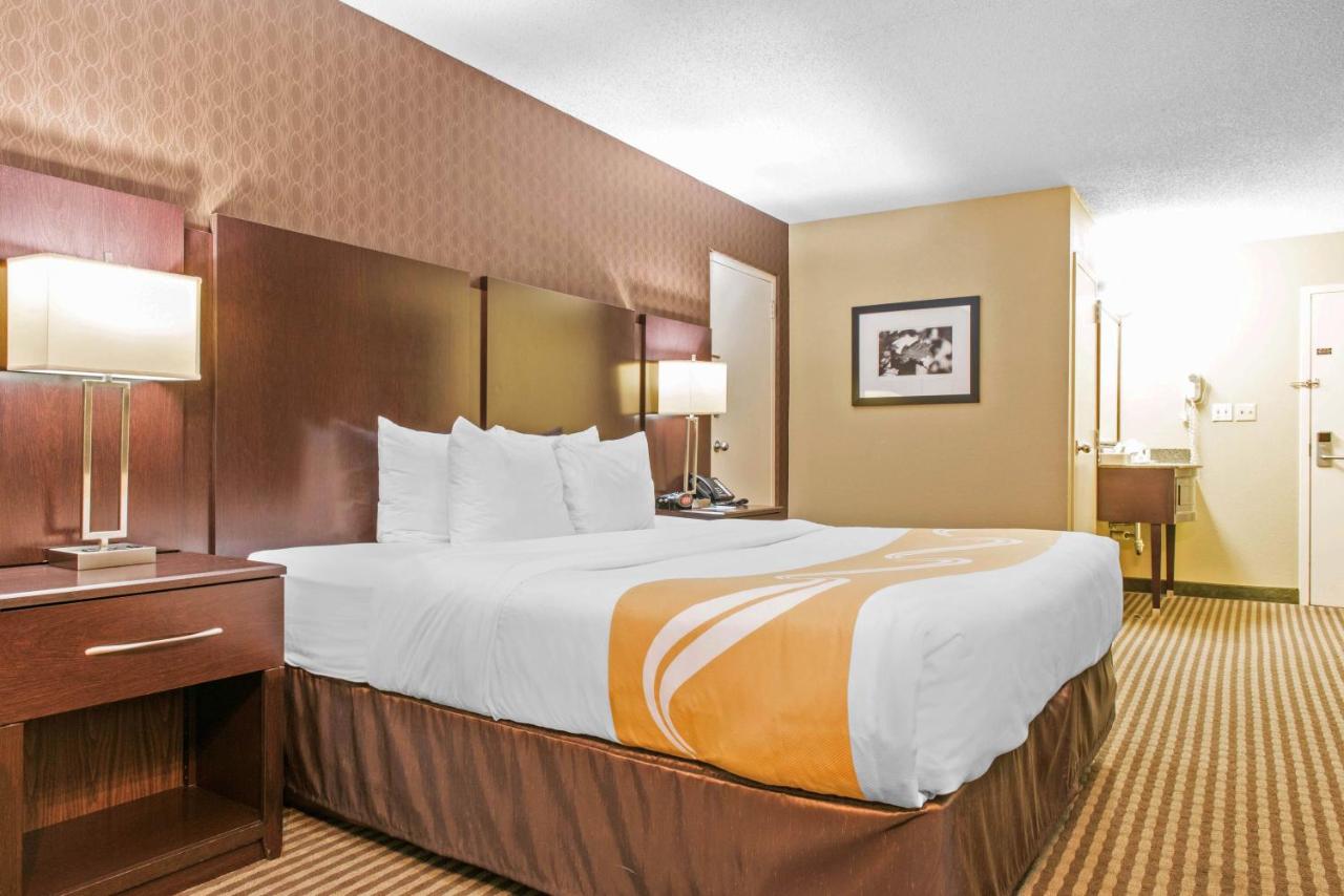 King Room - Non-Smoking at Quality Inn Festus