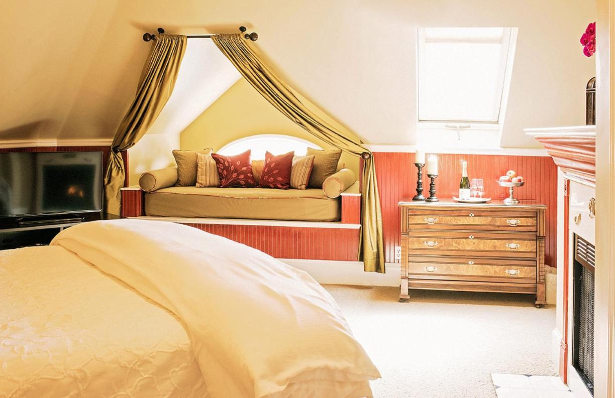 | 1801 First Luxury Inn