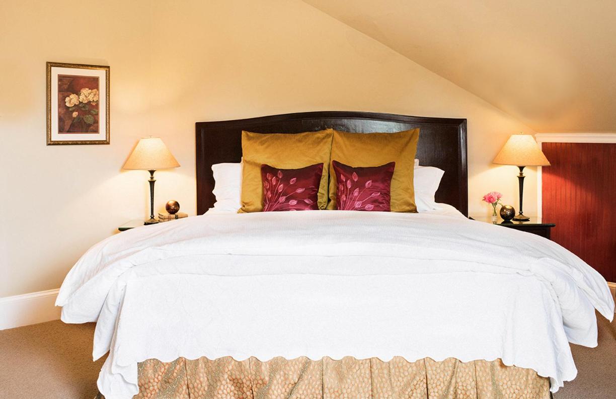 | 1801 First Luxury Inn