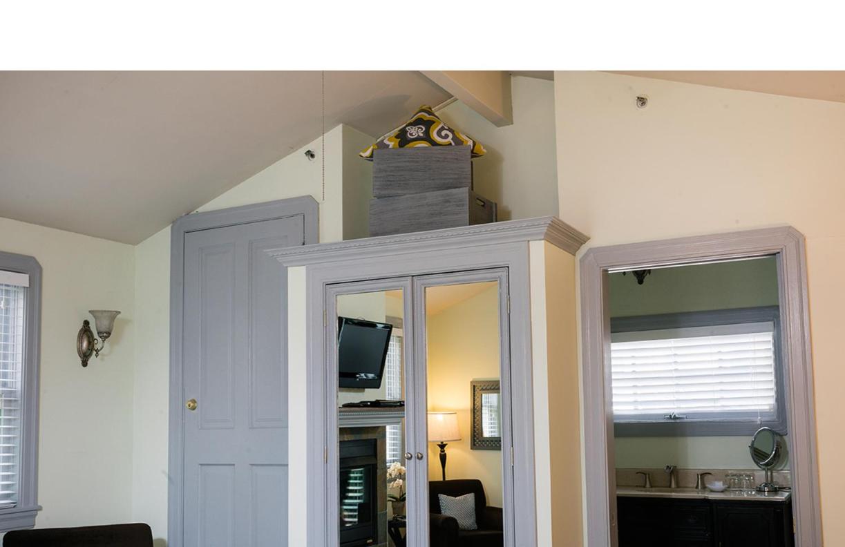  | 1801 First Luxury Inn