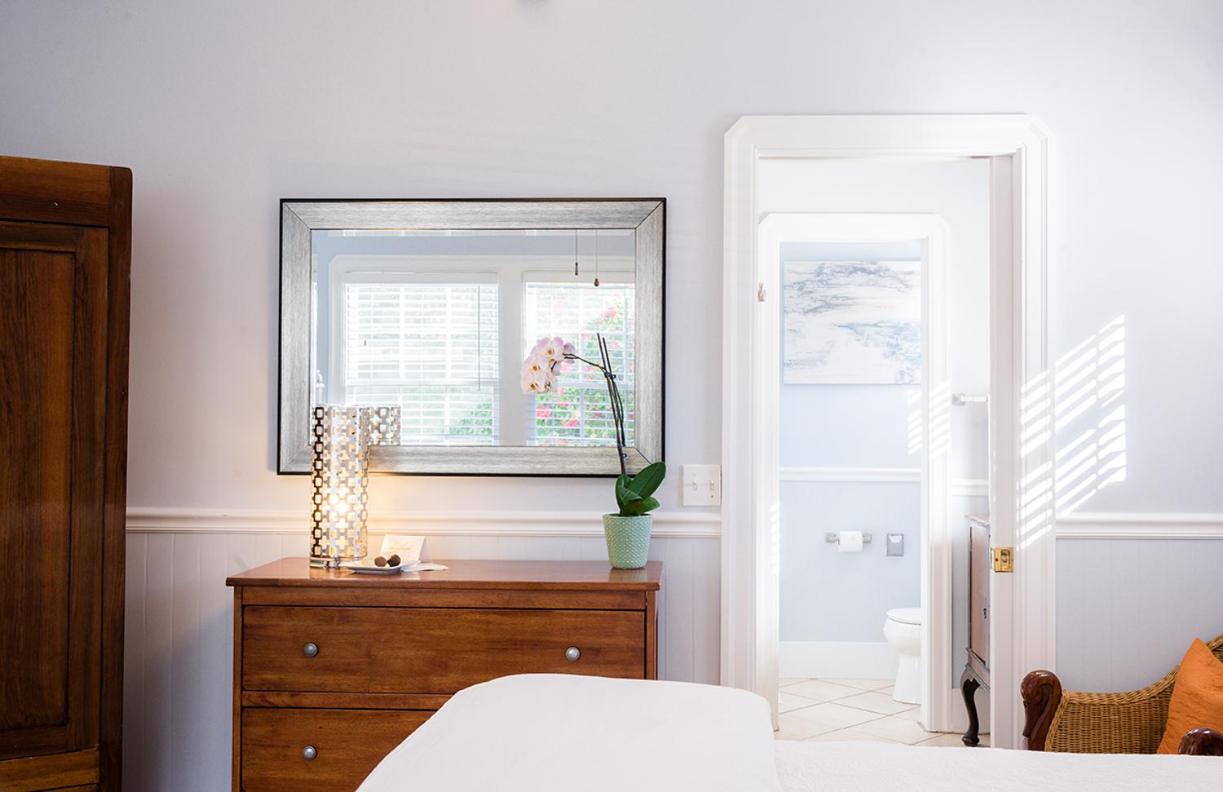 | 1801 First Luxury Inn