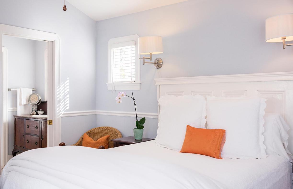 | 1801 First Luxury Inn