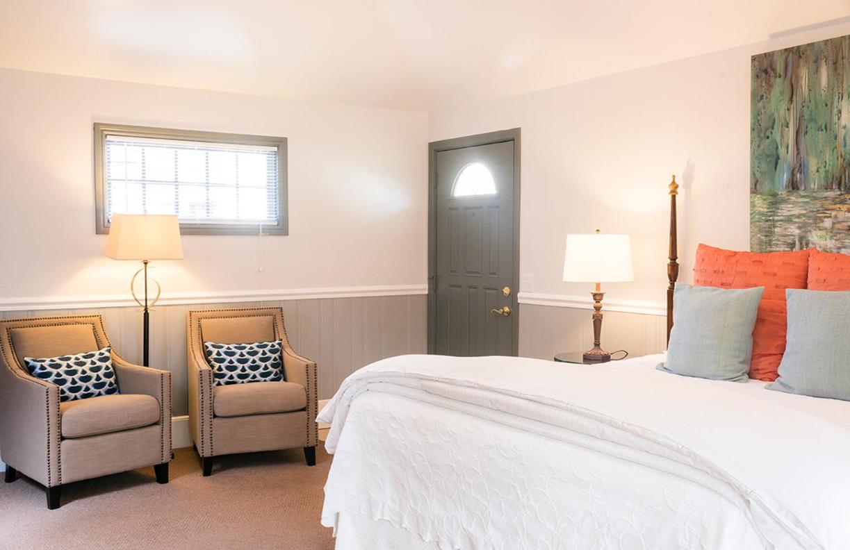 | 1801 First Luxury Inn