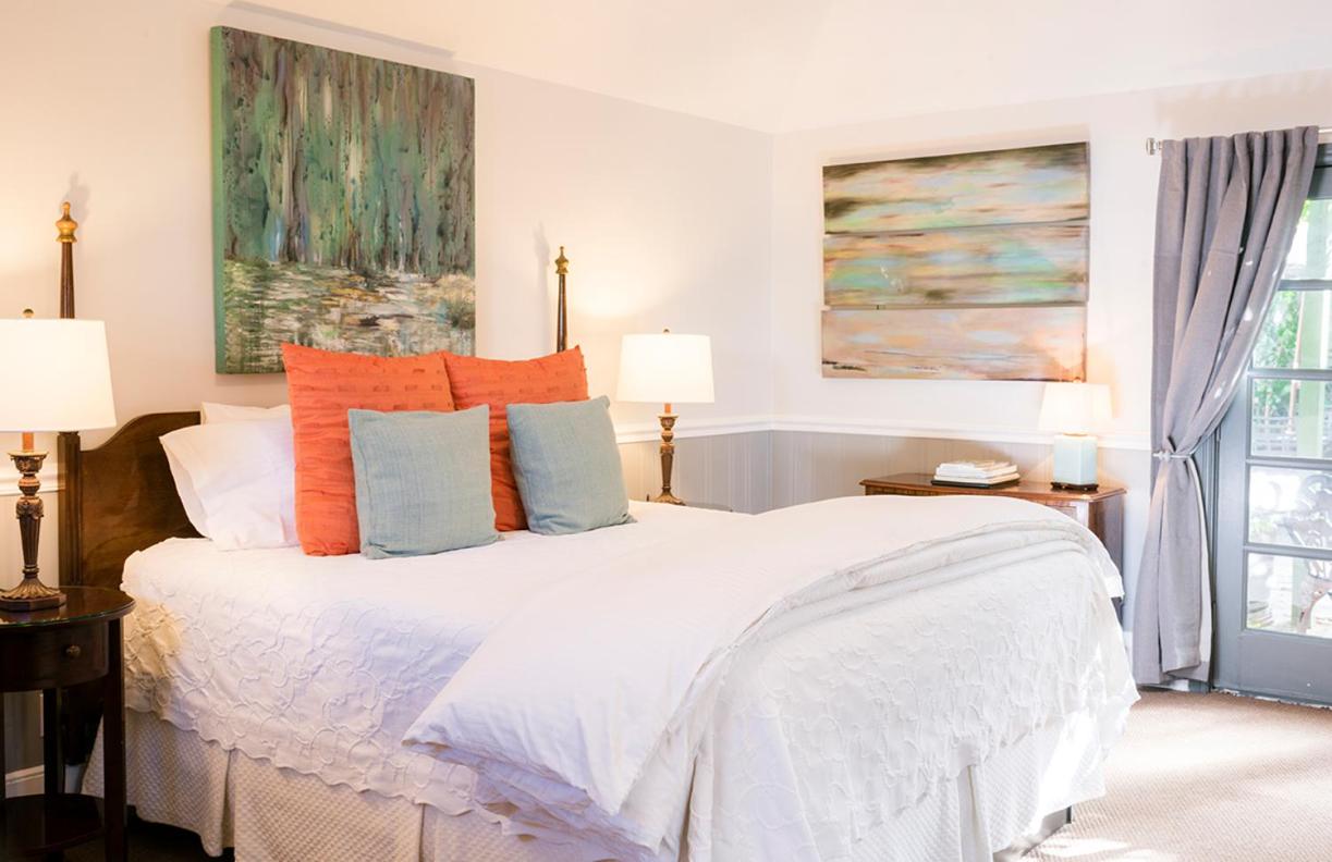 | 1801 First Luxury Inn