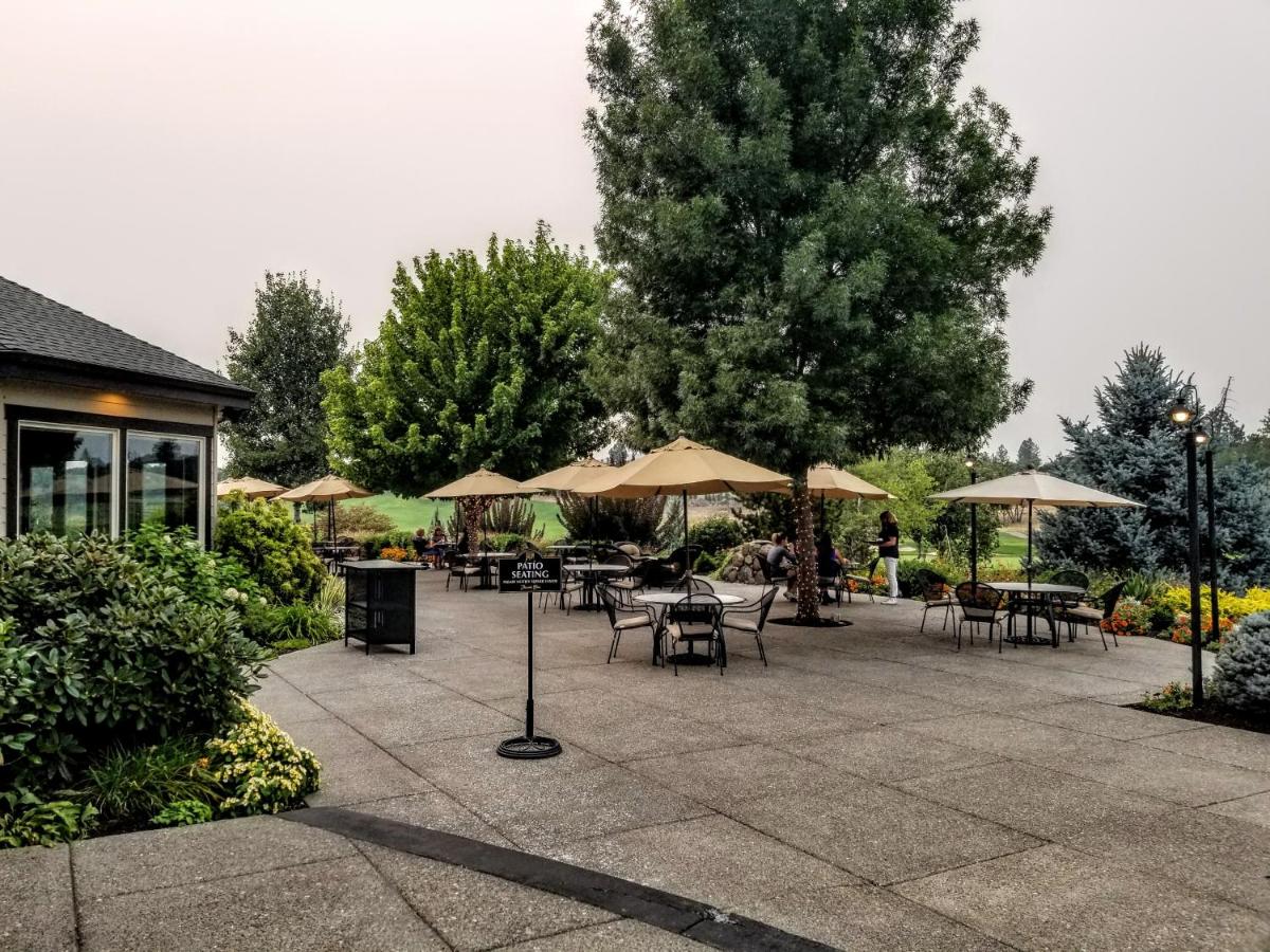 | Resort at Eagle Point Golf Club Lodging