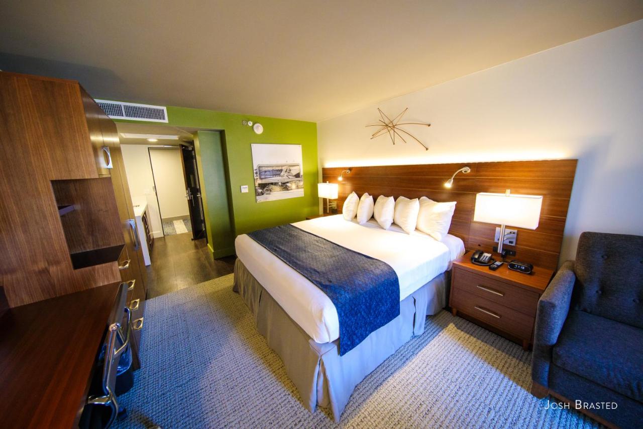 King Room with Balcony at Alder Hotel Uptown New Orleans