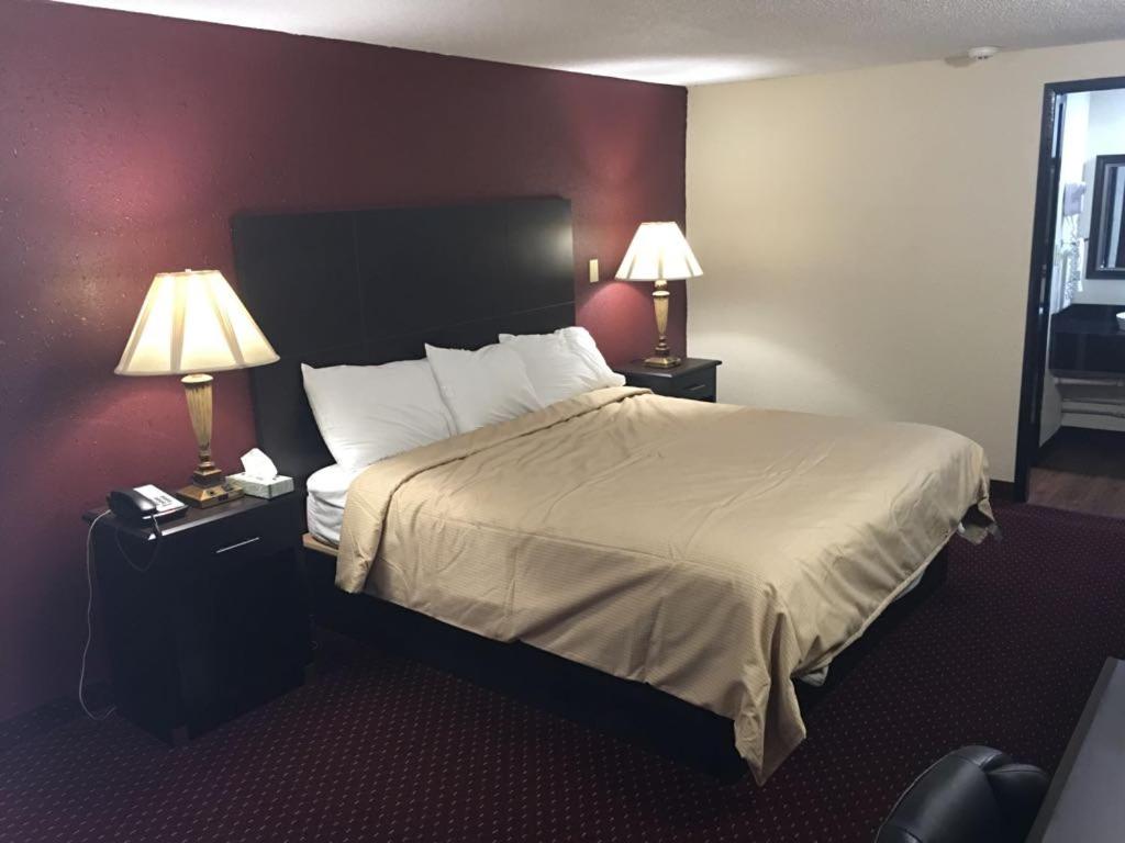 | Super 9 Motel Troy