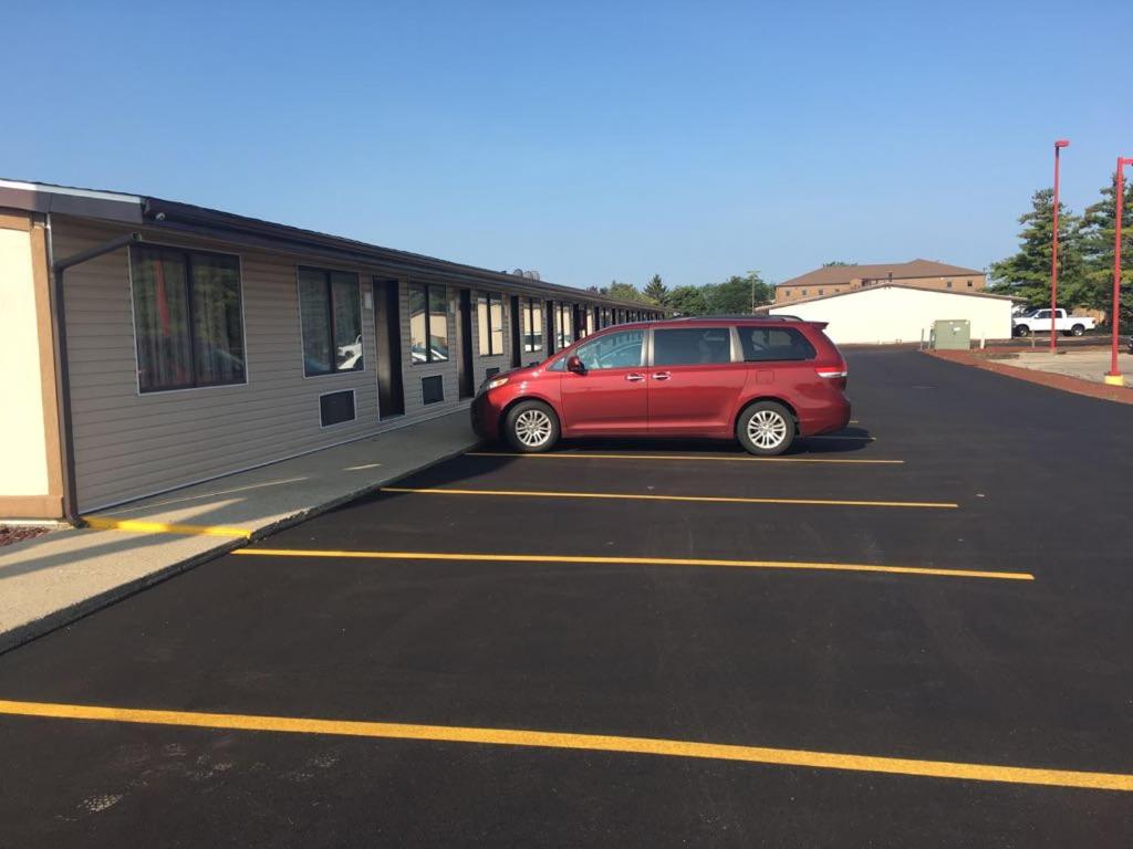| Super 9 Motel Troy