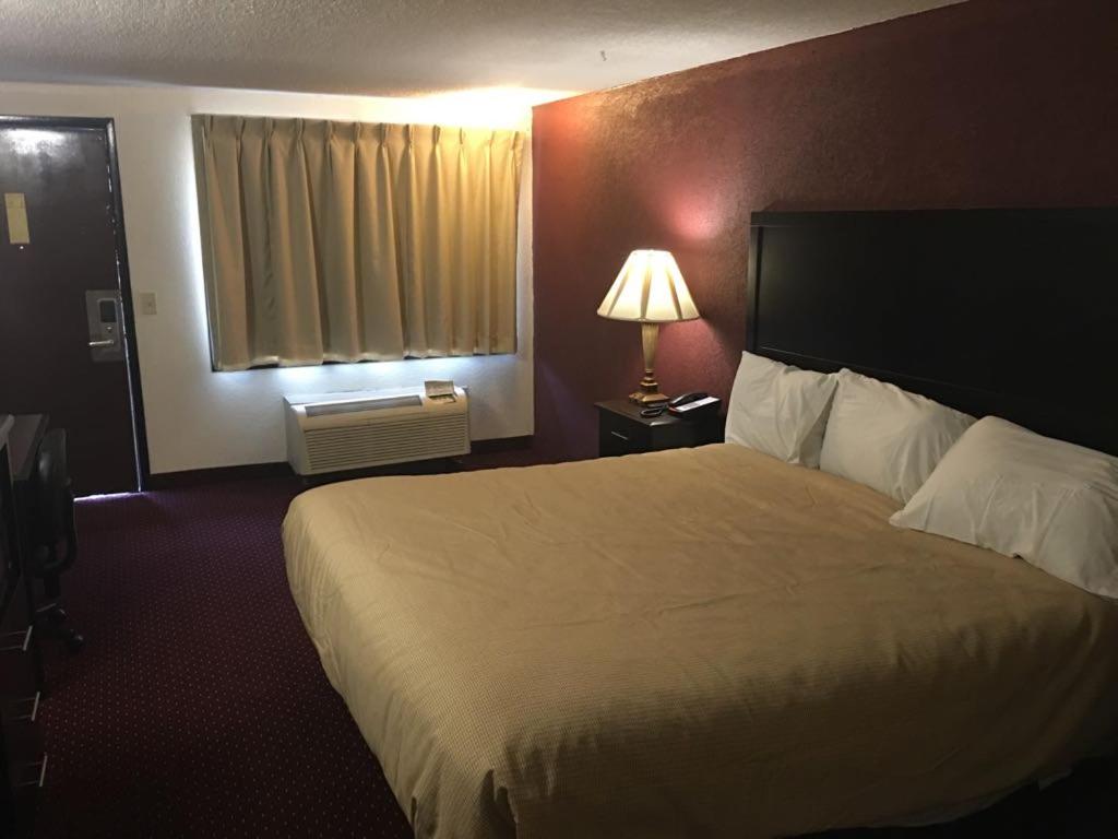 | Super 9 Motel Troy