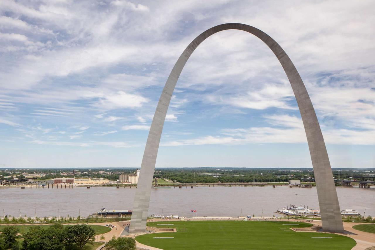 | Hyatt Regency Saint Louis at The Arch