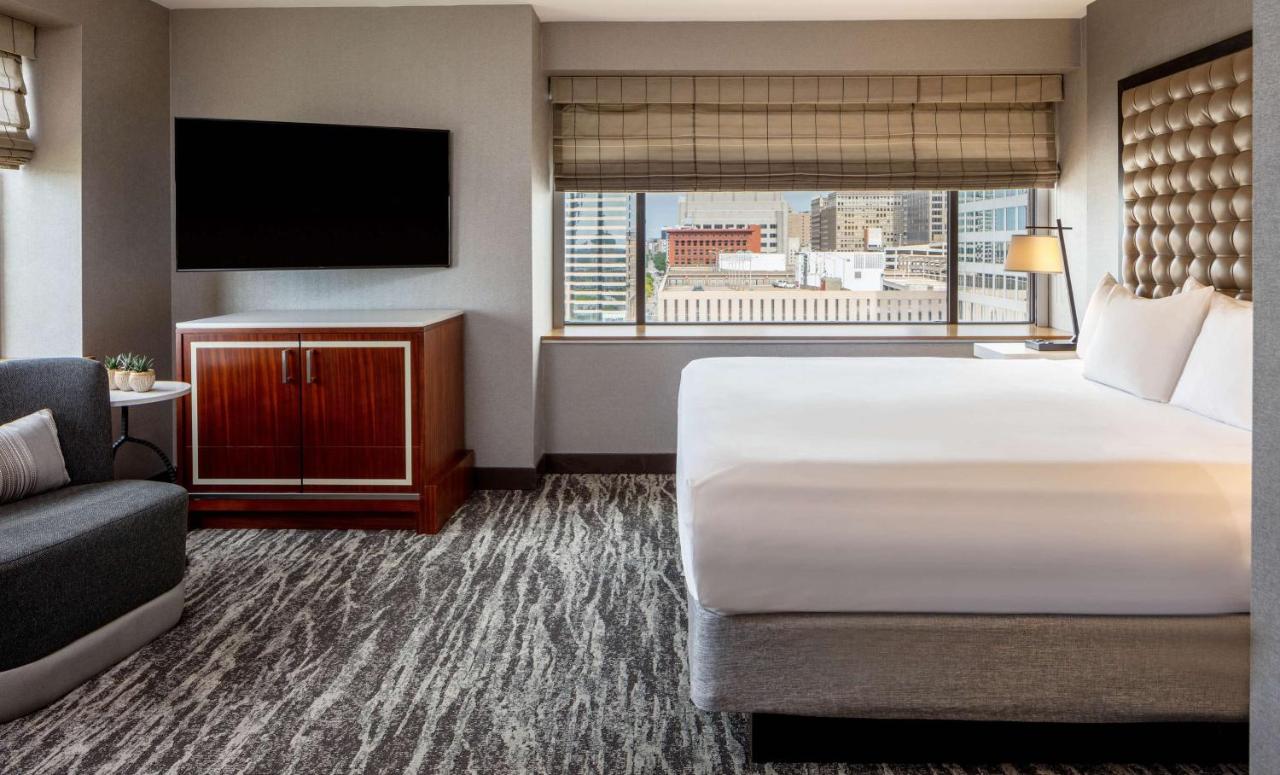 | Hyatt Regency Saint Louis at The Arch