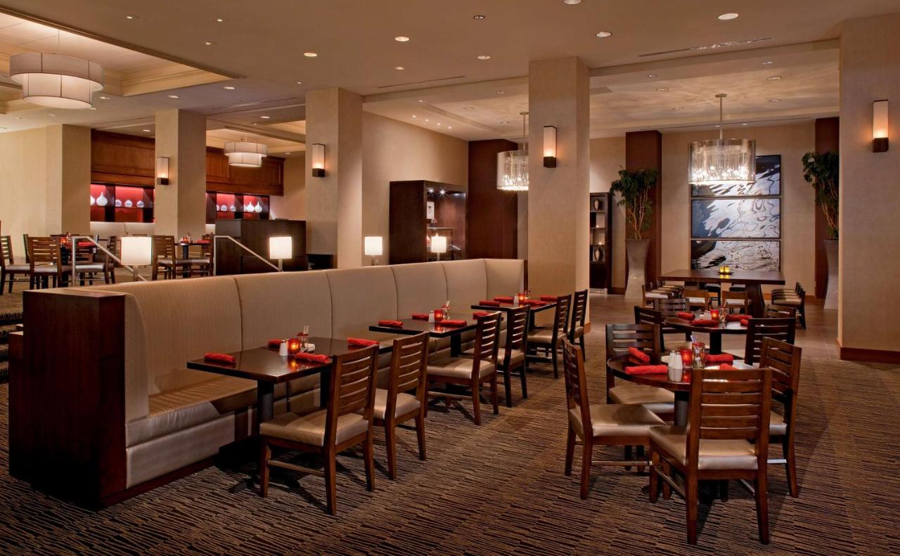| Hyatt Regency Saint Louis at The Arch
