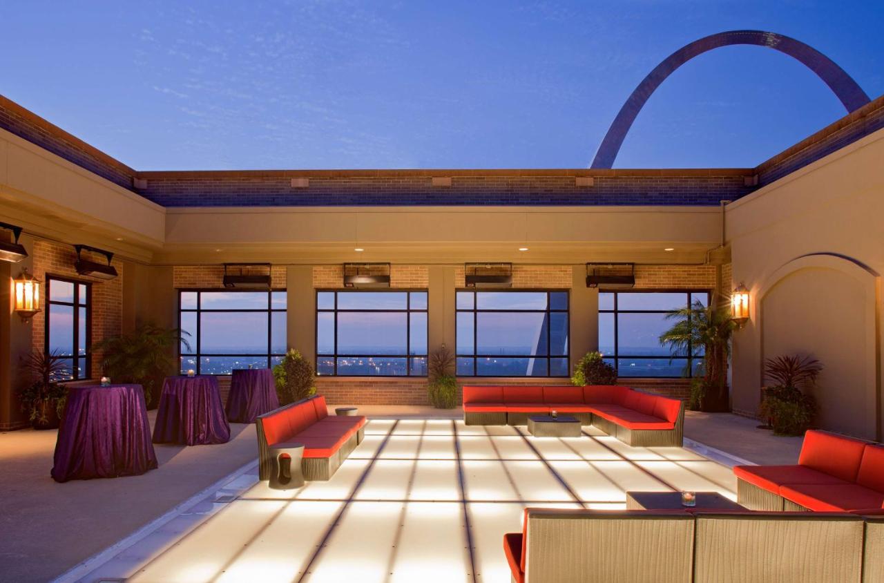 | Hyatt Regency Saint Louis at The Arch