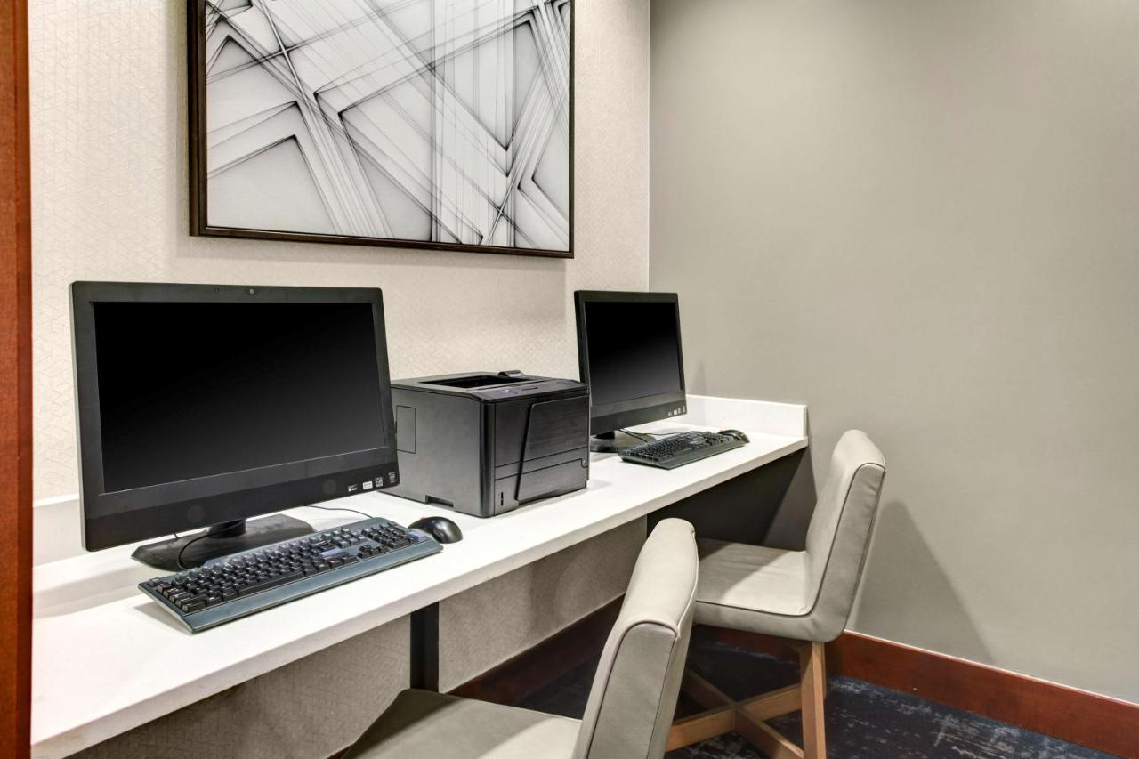 | Hyatt Place Pittsburgh Airport/Robinson Mall