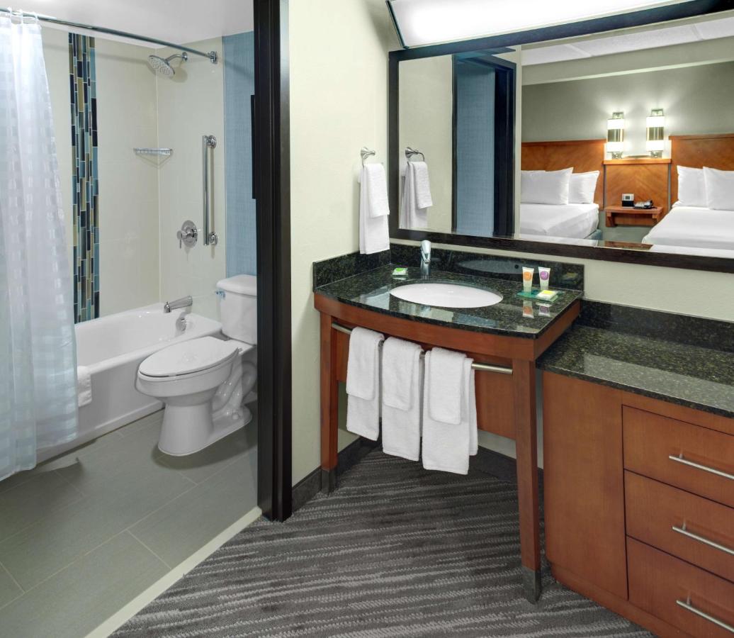 | Hyatt Place Pittsburgh Airport/Robinson Mall