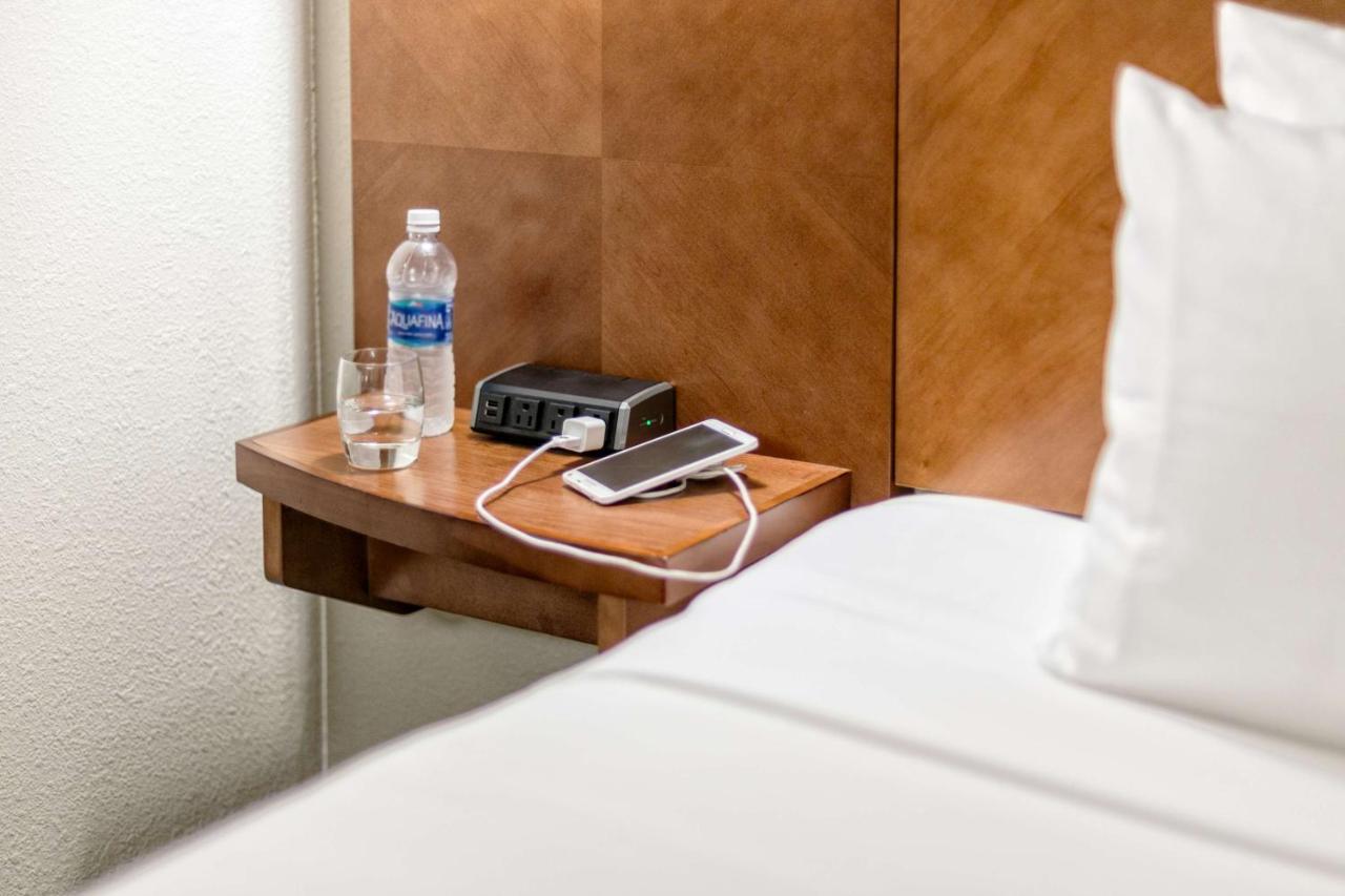 Double Room with Two Double Beds and Bath Tub - Mobility Access at Hyatt Place Nashville/Franklin/Cool Springs