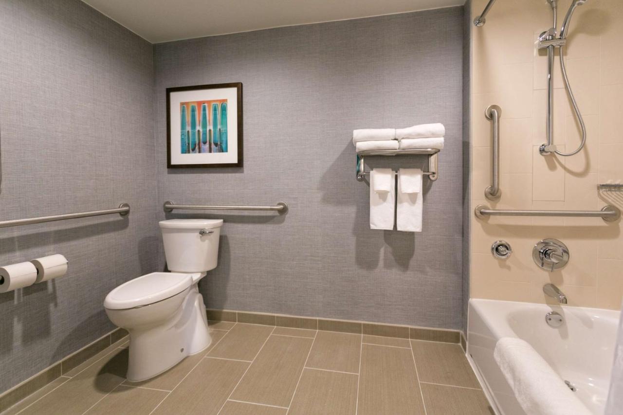 Double Room with Two Double Beds and Bath Tub - Mobility Access at Hyatt Place Nashville/Franklin/Cool Springs