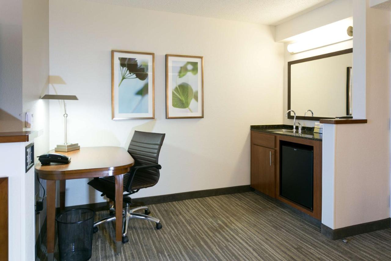 Double Room with Two Double Beds and Bath Tub - Mobility Access at Hyatt Place Nashville/Franklin/Cool Springs