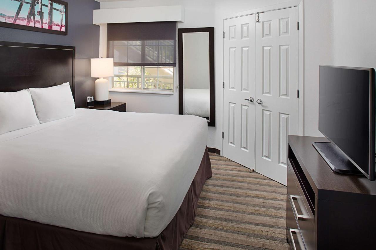 One Bedroom Suite with King Bed at HYATT house Belmont/Redwood Shores