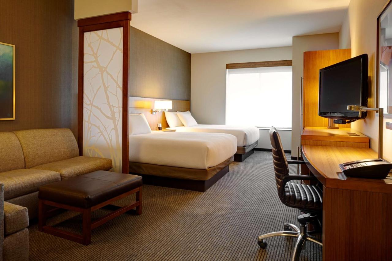 Double Room with Two Double Beds and Roll-In Shower - Disability Access at Hyatt Place Atlanta Downtown