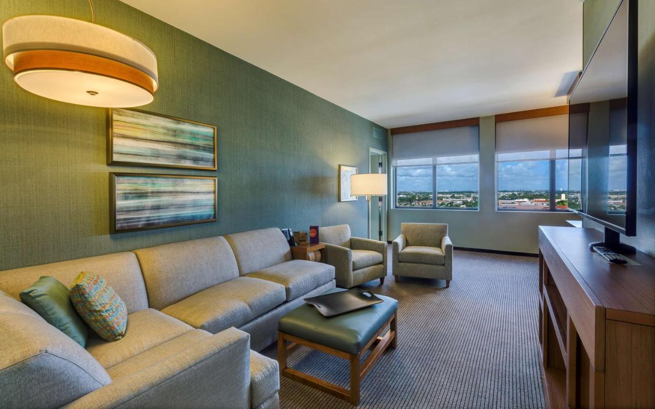 One-Bedroom Queen Suite with Sofa Bed at Hyatt Place Boca Raton/Downtown