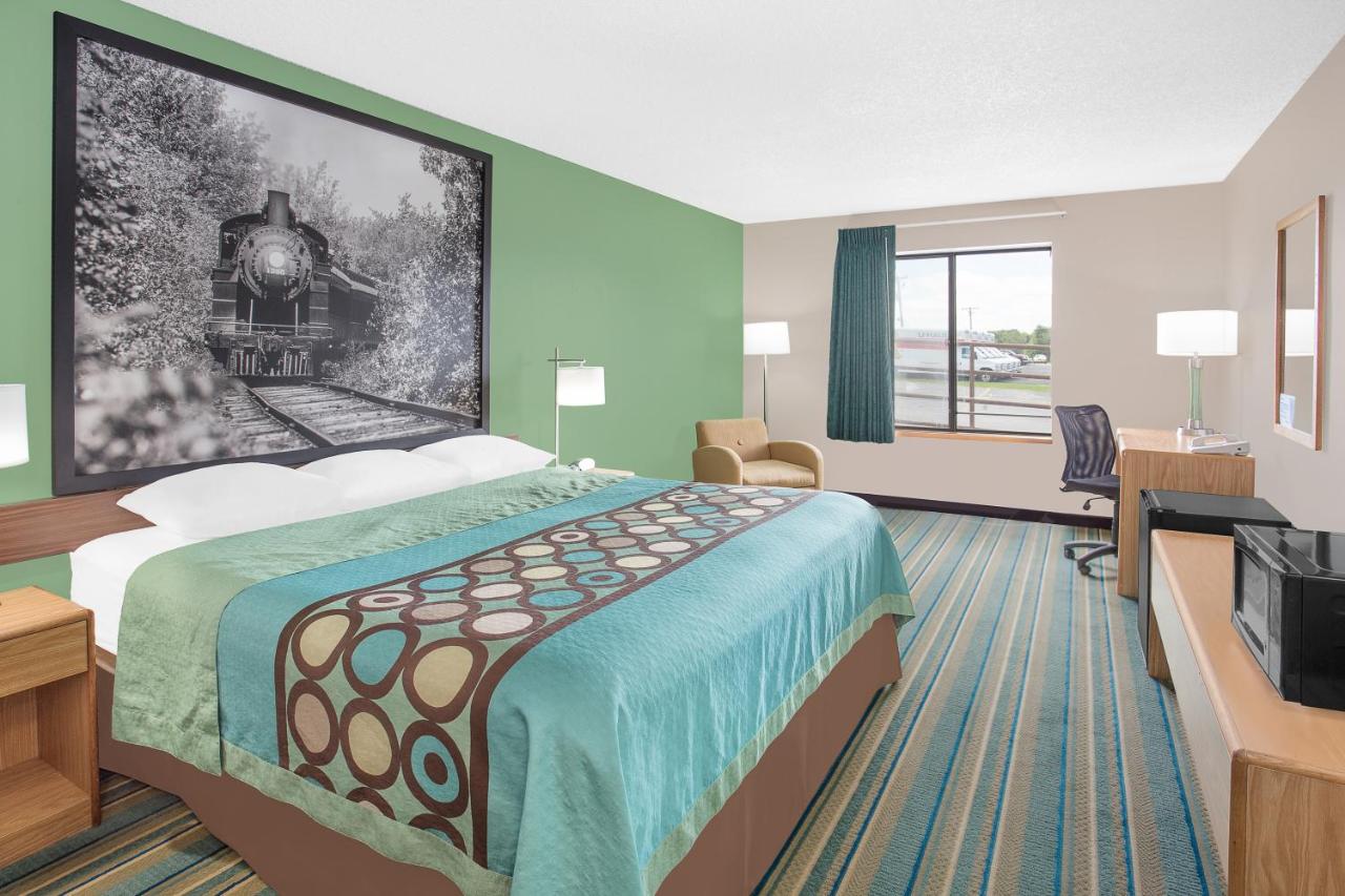 King Room - Non-Smoking at Super 8 by Wyndham Beaver Dam
