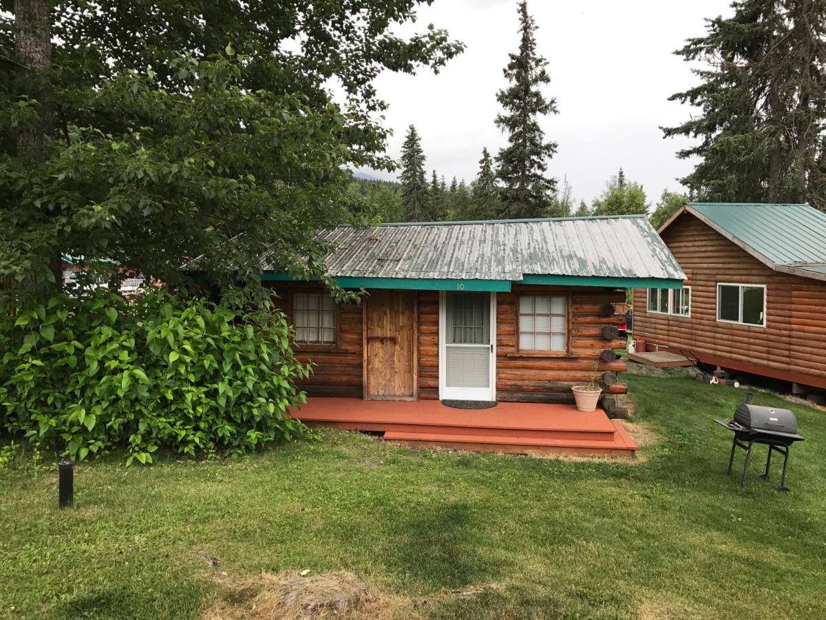| Gwin's Lodge & Roadhouse