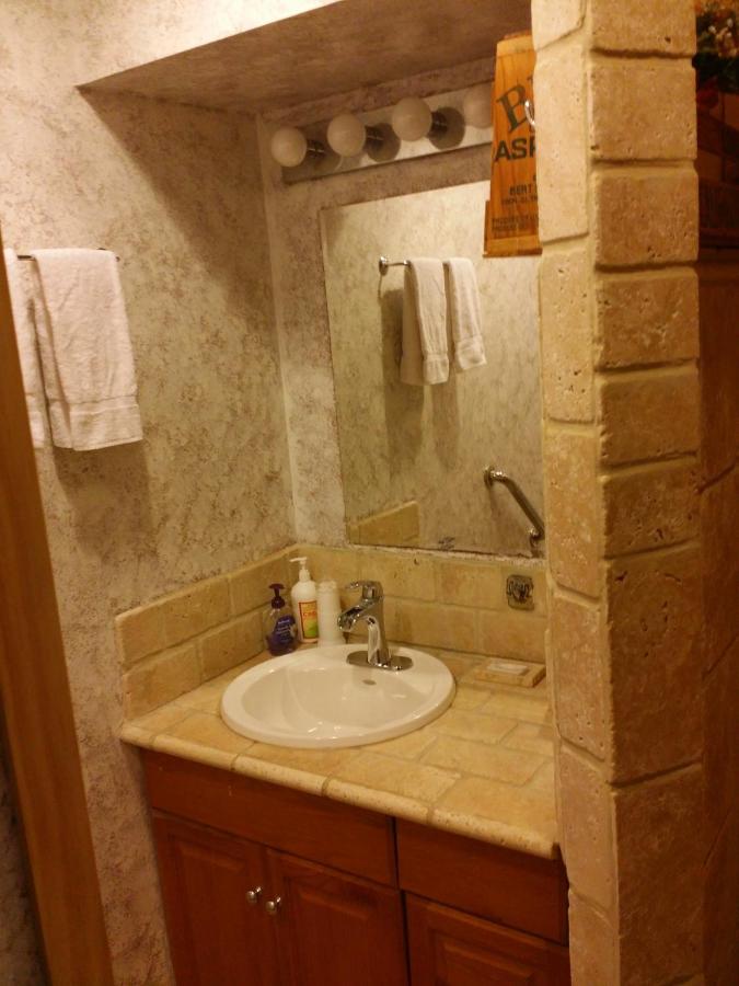 | Ann Arbor Bed and Breakfast