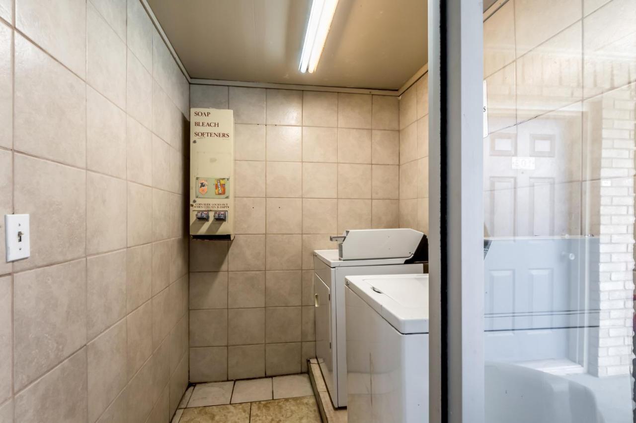 | Motel 6-San Antonio, TX - Splashtown