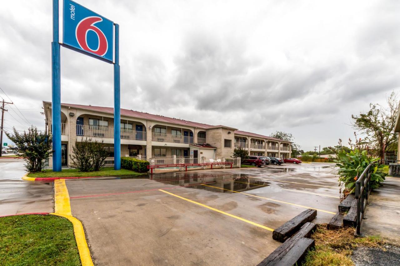| Motel 6-San Antonio, TX - Splashtown