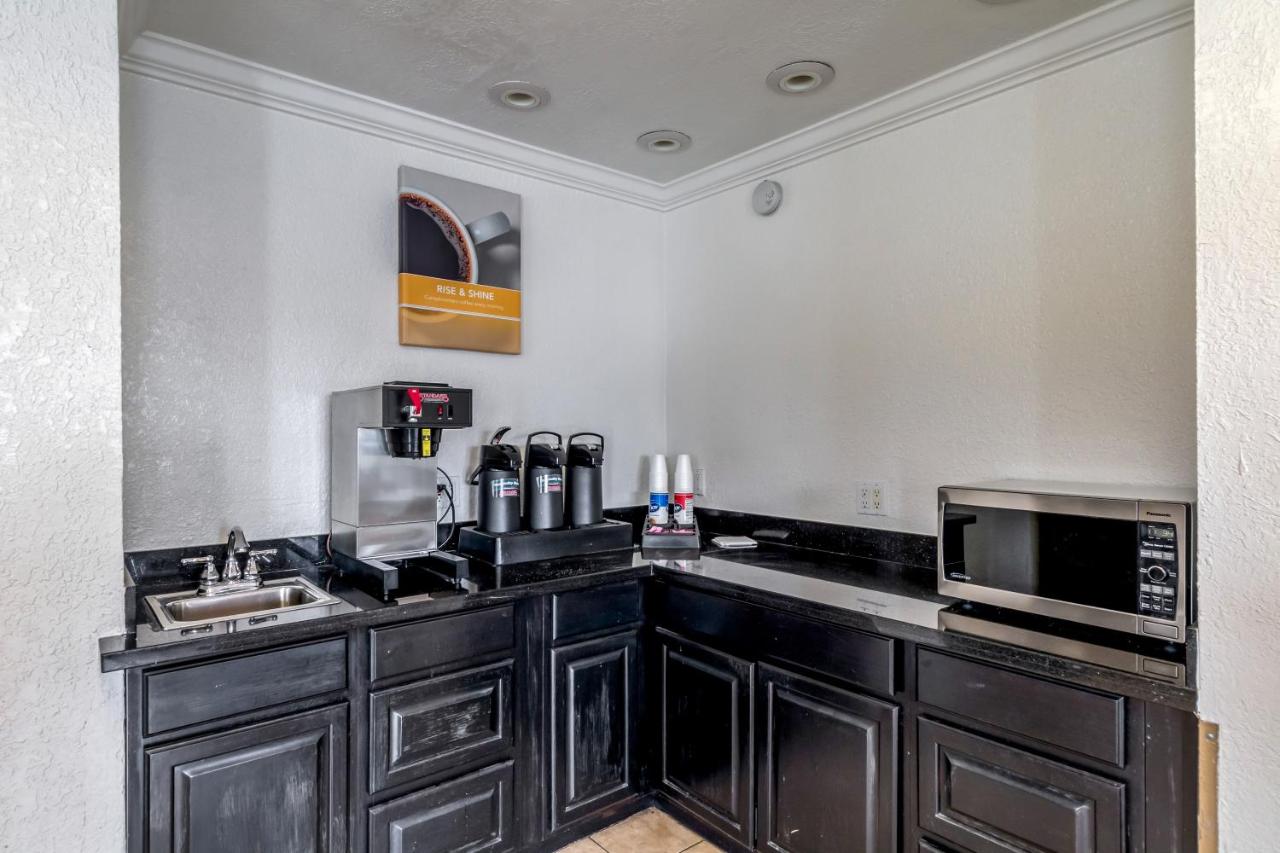  | Motel 6-San Antonio, TX - Splashtown