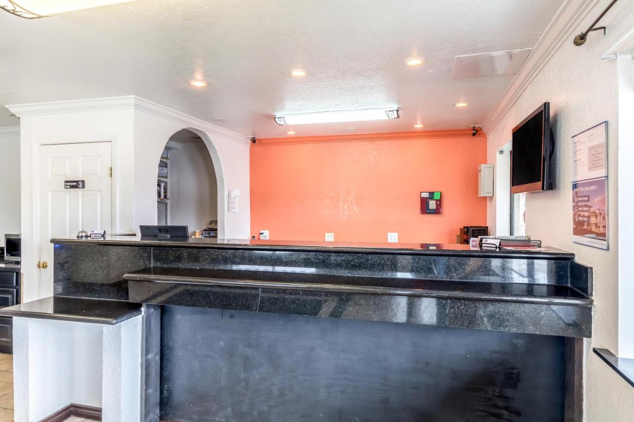 | Motel 6-San Antonio, TX - Splashtown