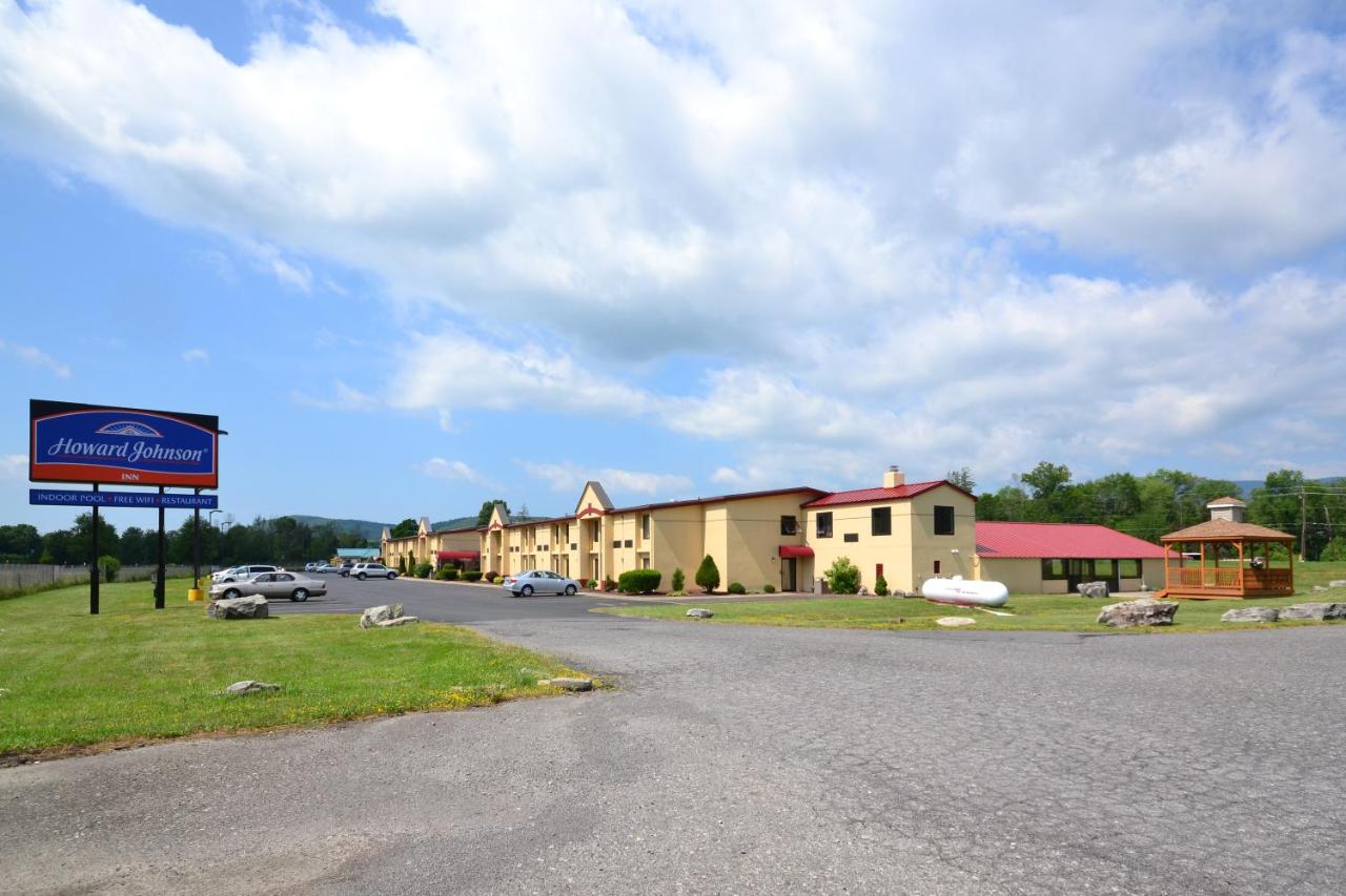 | Howard Johnson by Wyndham Saugerties