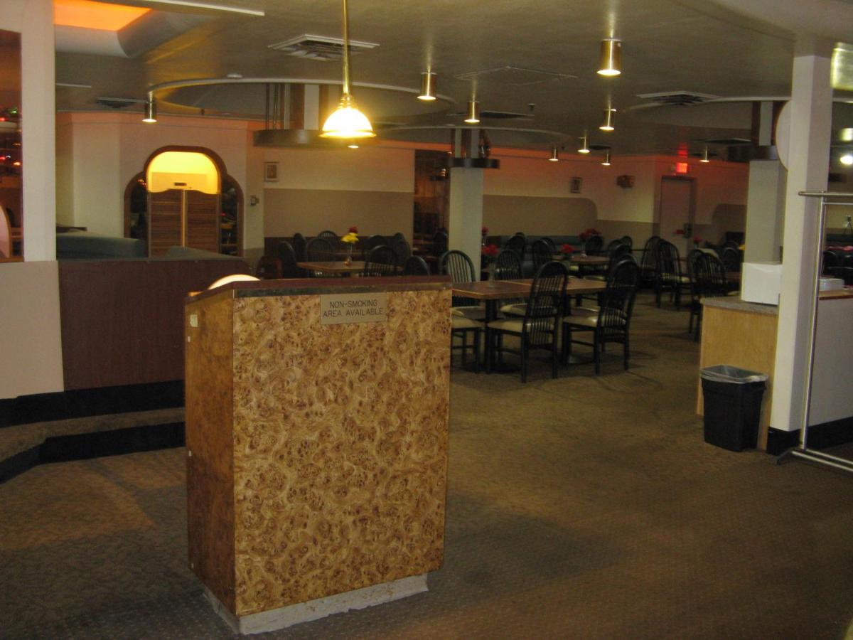 | Howard Johnson by Wyndham Benton Harbor