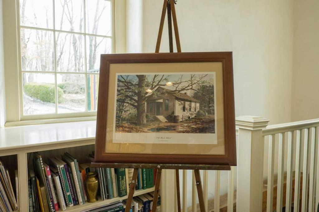 | The Buck School Inn