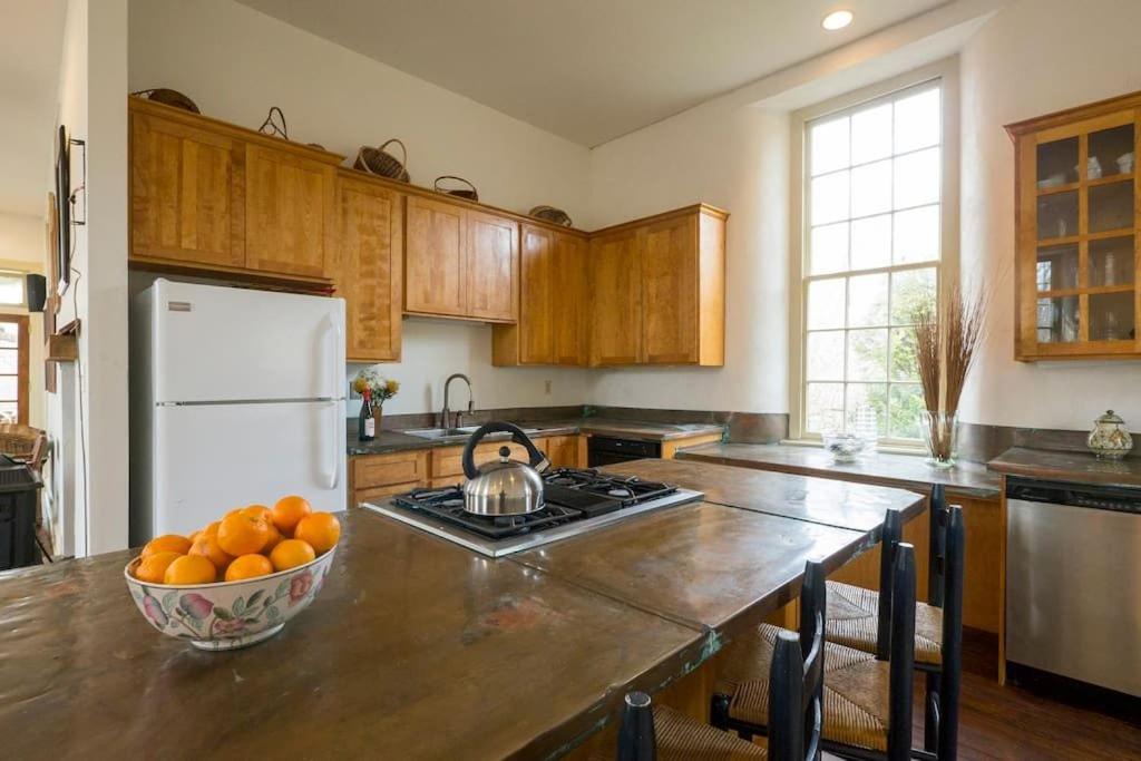 | The Buck School Inn