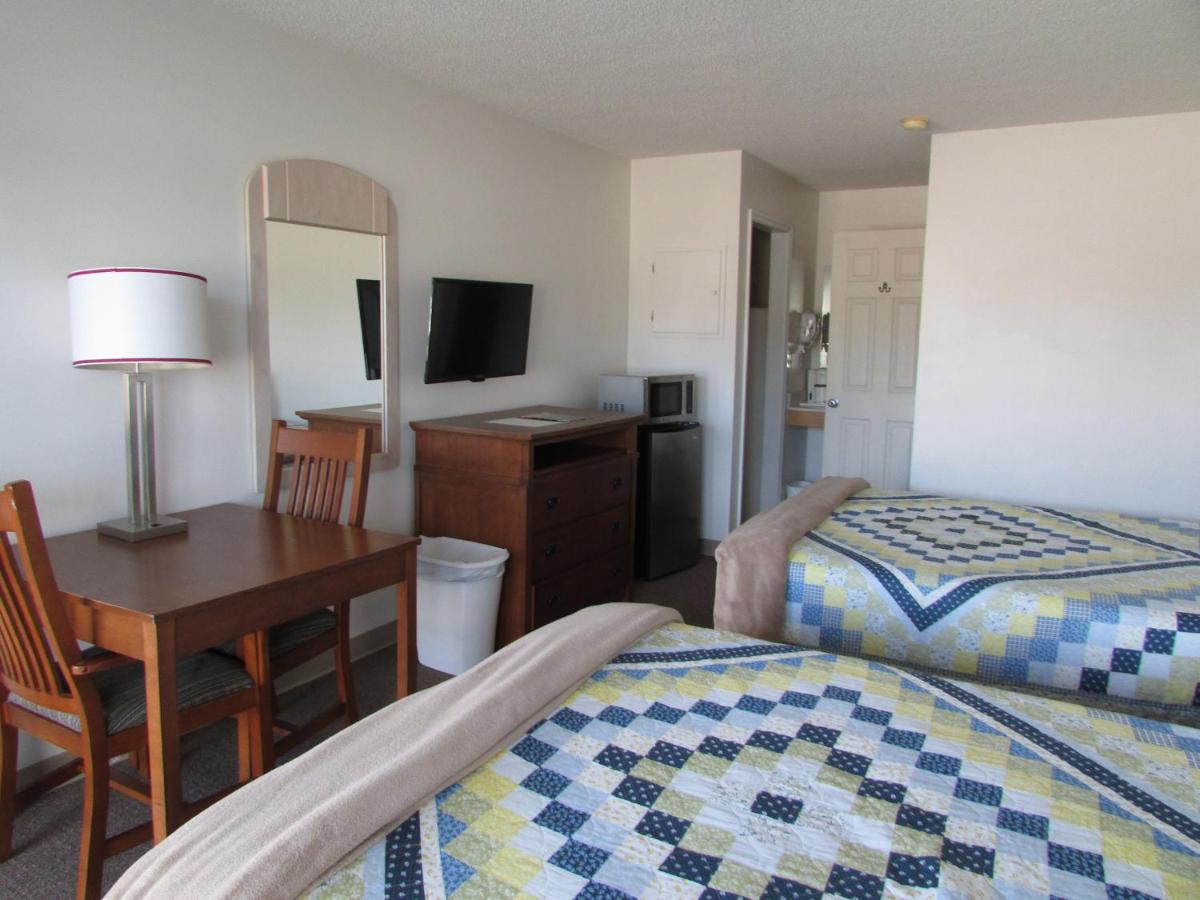 | Douglas Inn & Suites, Blue Ridge, GA