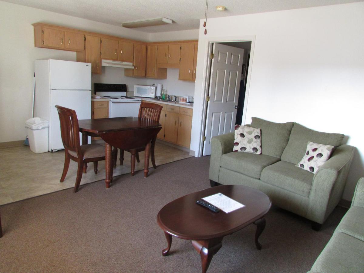 | Douglas Inn & Suites, Blue Ridge, GA
