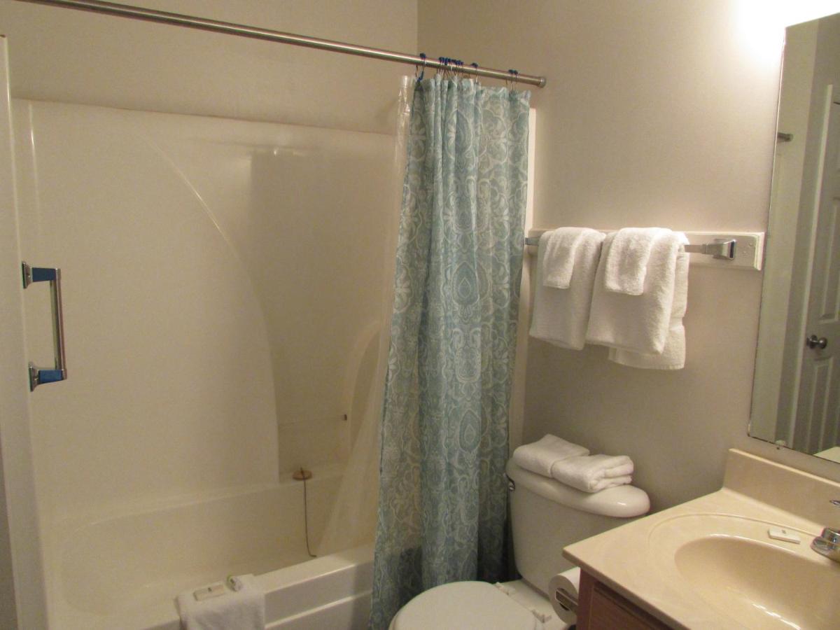 | Douglas Inn & Suites, Blue Ridge, GA