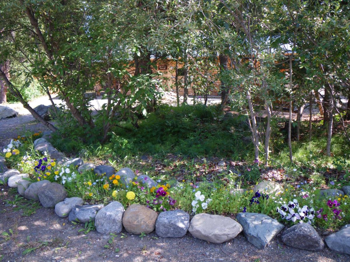 | Carlo Creek Cabins