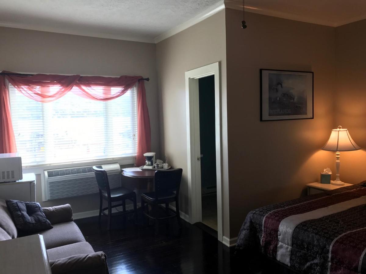 | Beachcomber Inn