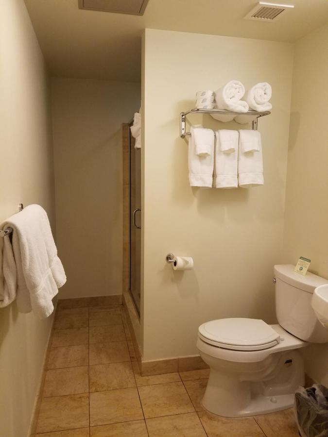 Studio Apartment at Grand Eastonian Hotel & Suites