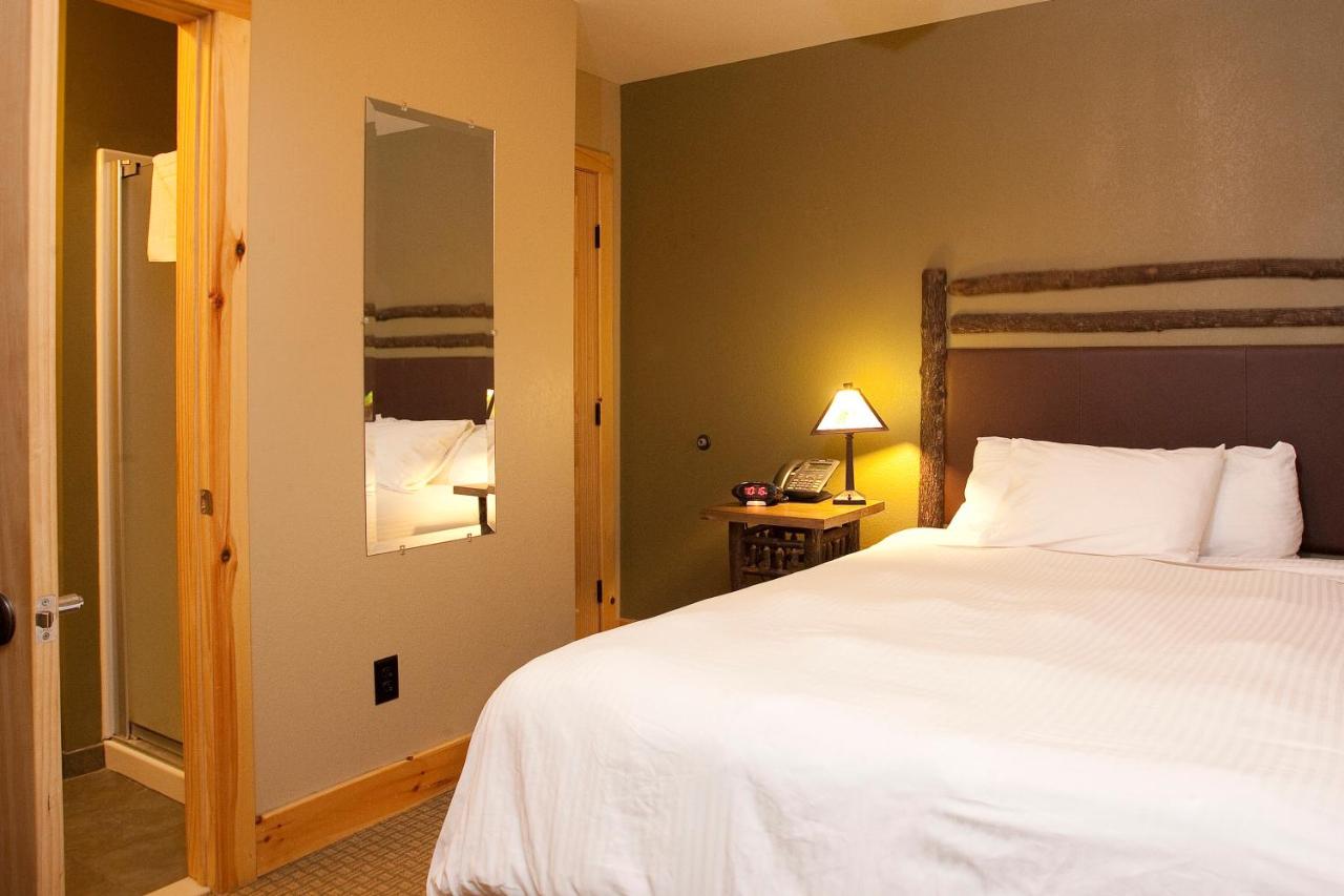 Loft at Hope Lake Lodge & Indoor Waterpark
