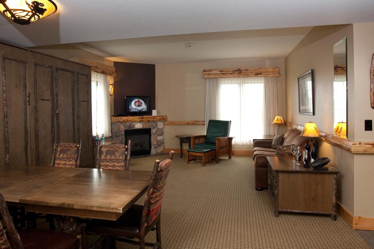 Family Suite at Hope Lake Lodge & Indoor Waterpark