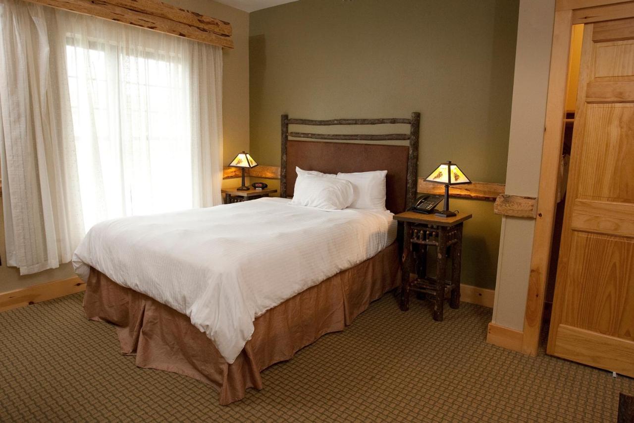 Family Suite at Hope Lake Lodge & Indoor Waterpark