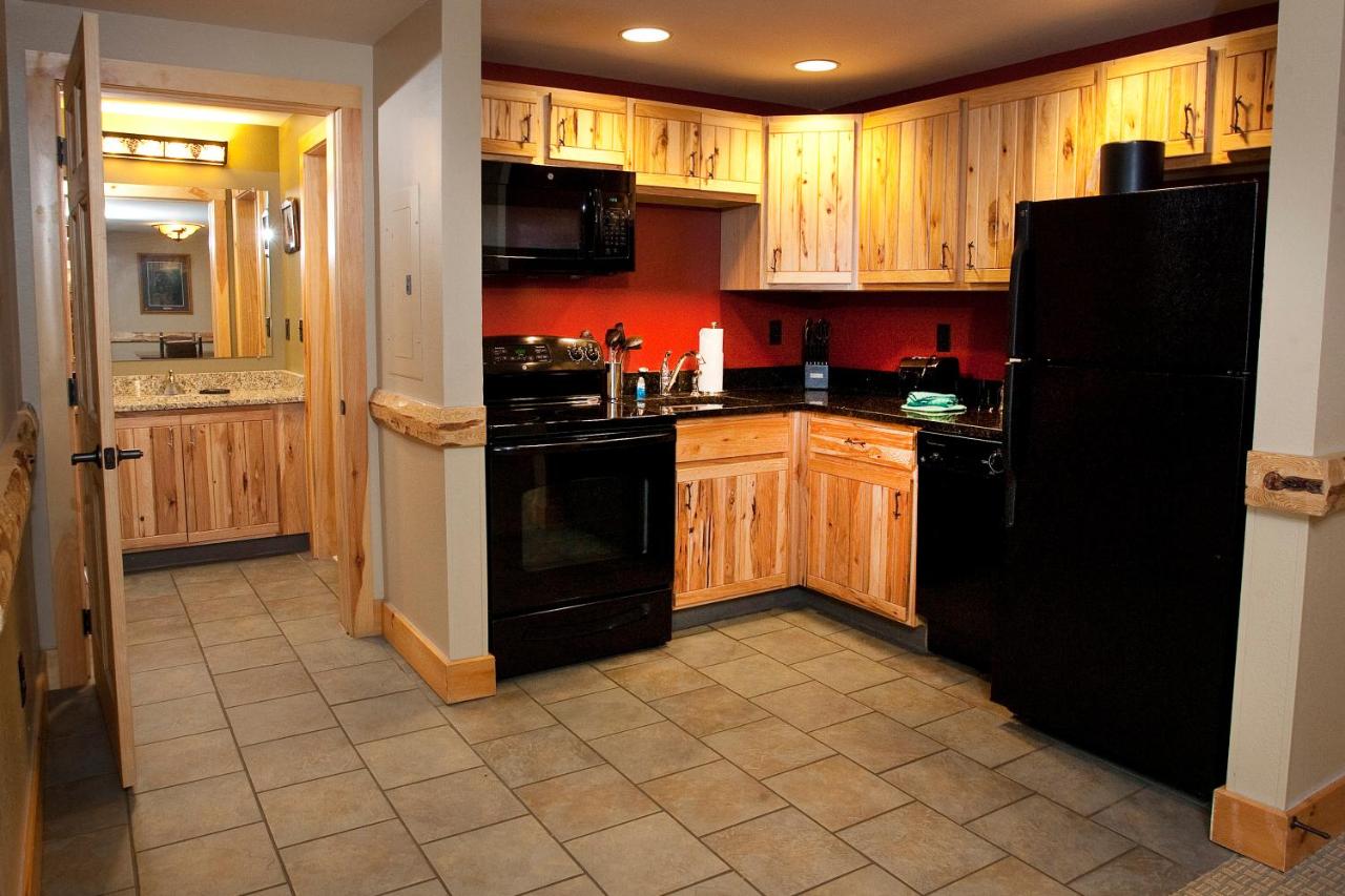 Family Suite at Hope Lake Lodge & Indoor Waterpark